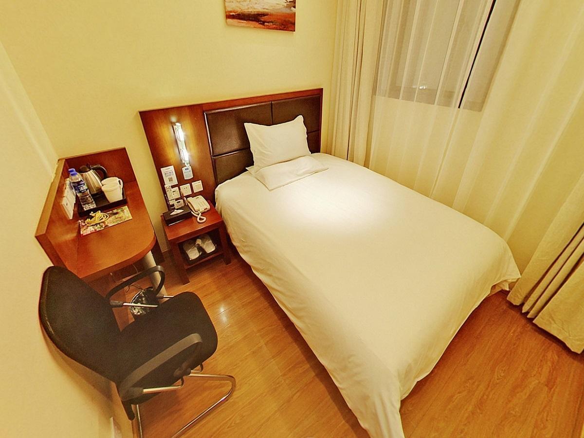 Ji Hotel Shanghai Bagian luar foto