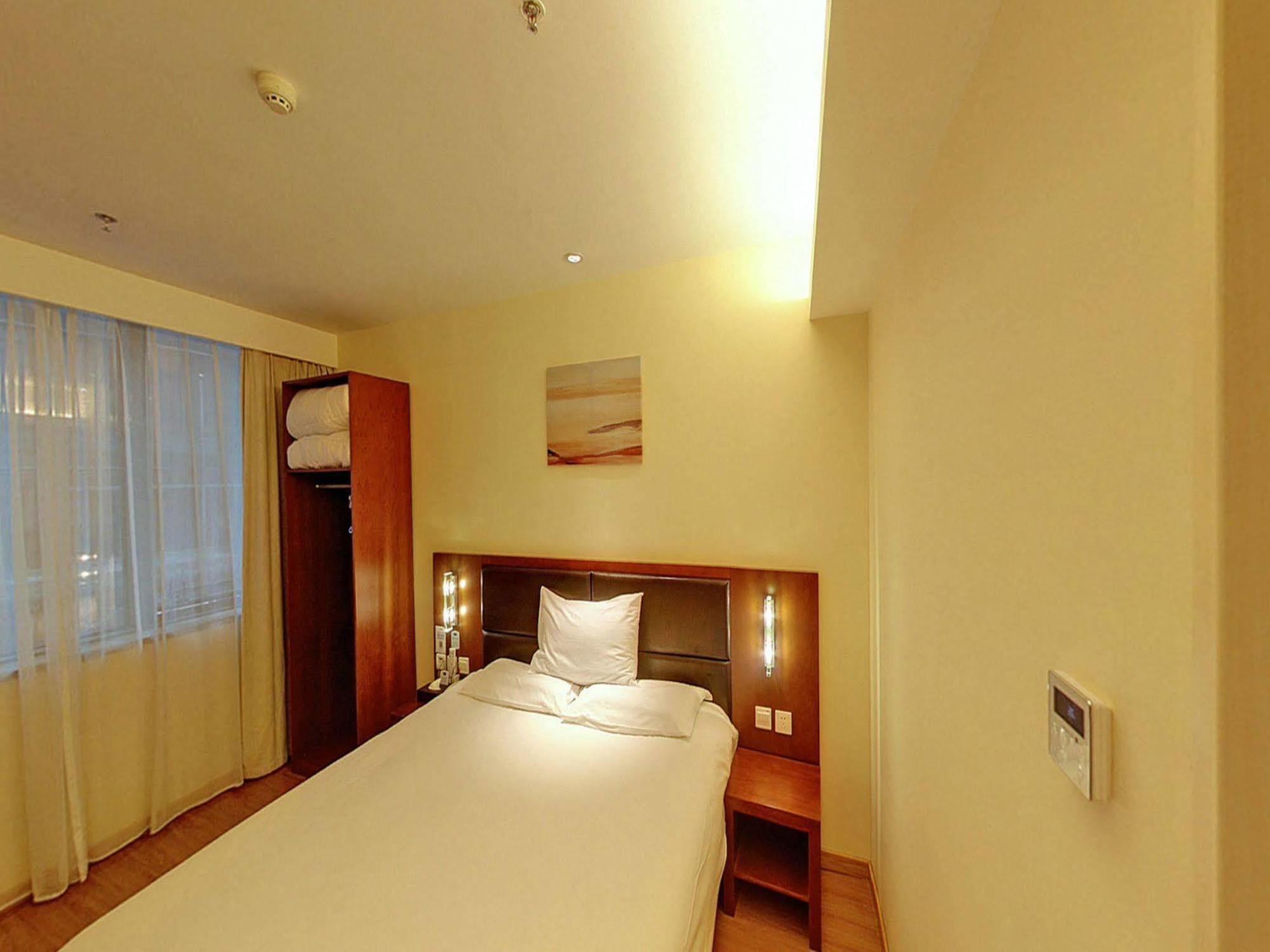 Ji Hotel Shanghai Bagian luar foto